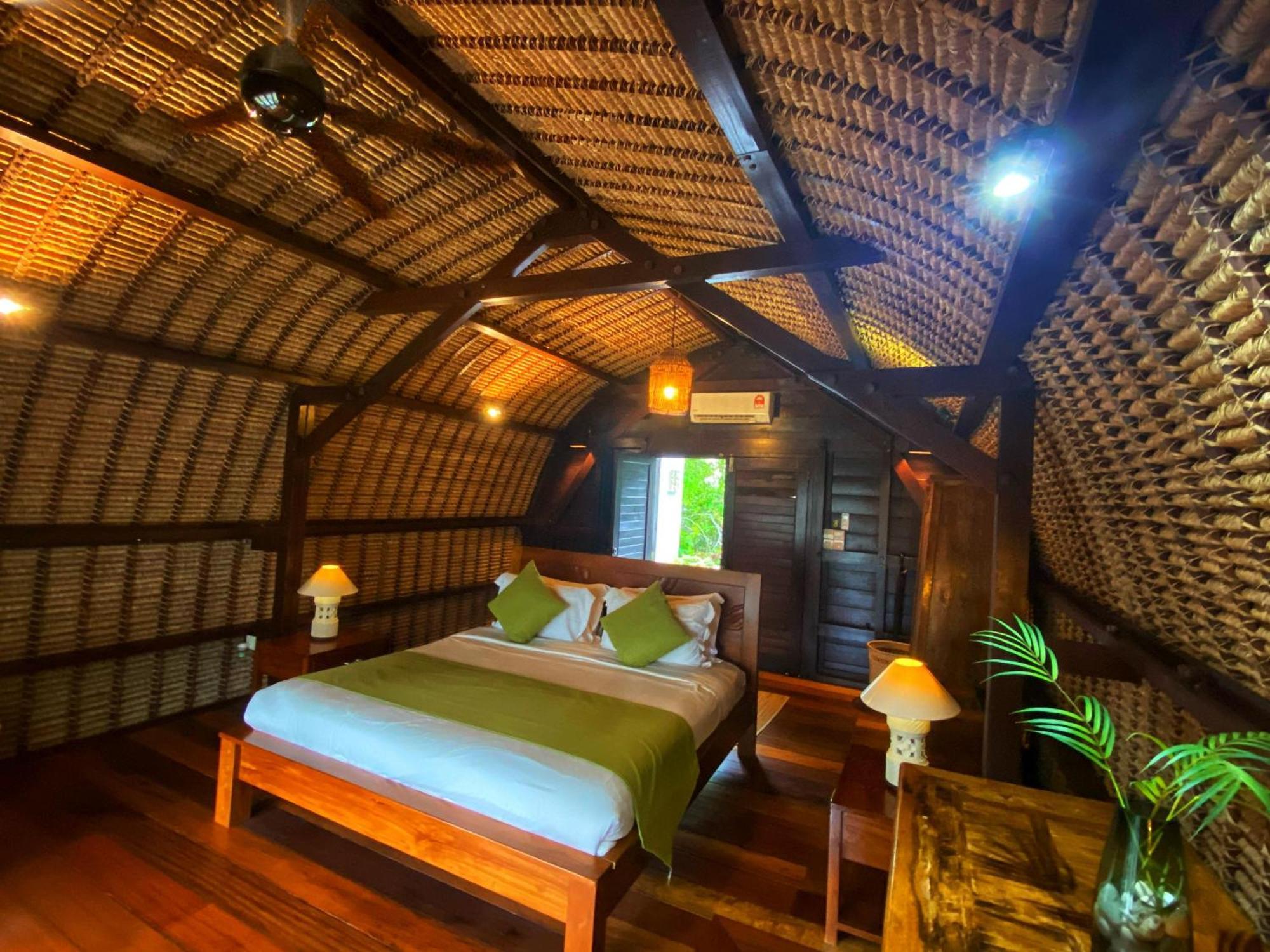 Kudat Riviera Exclusive Beach Villas Bagian luar foto